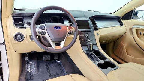 2018 Ford Taurus SEL