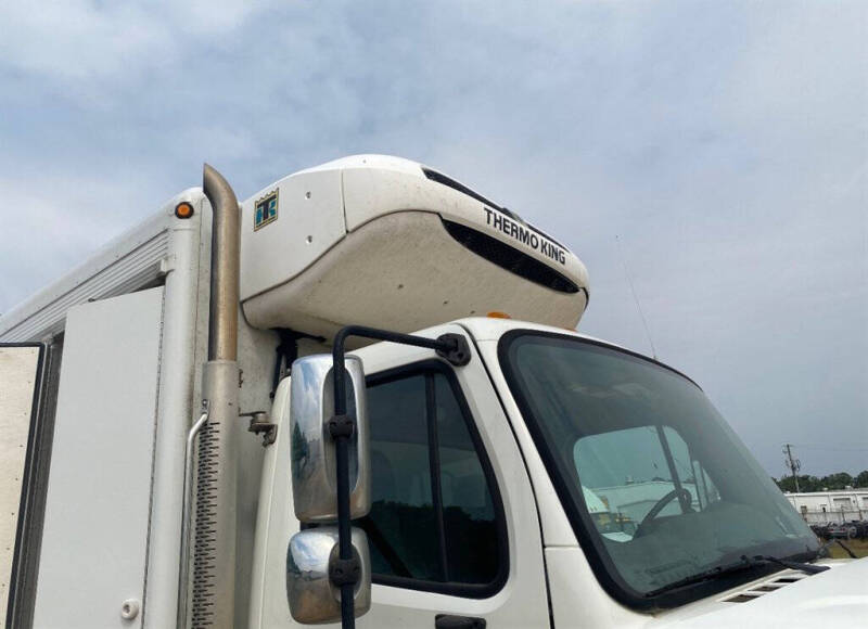 2019 Freightliner M2 106