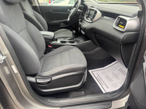 2017 Kia Sorento LX