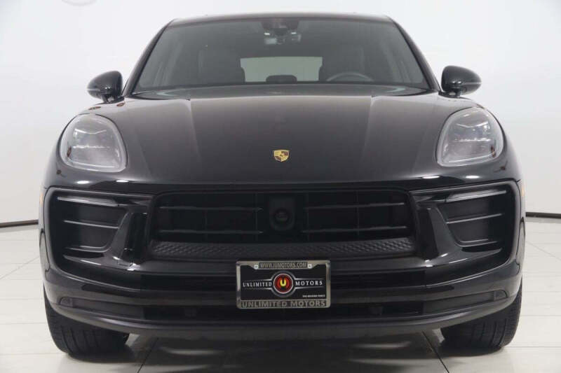 2025 Porsche Macan