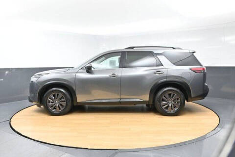 2022 Nissan Pathfinder SV
