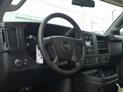 2025 Chevrolet Express 2500