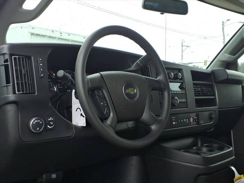 2025 Chevrolet Express 2500