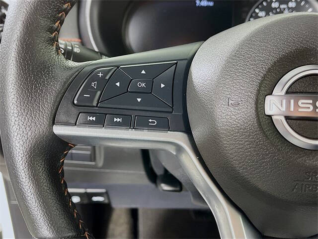 2022 Nissan Kicks SR