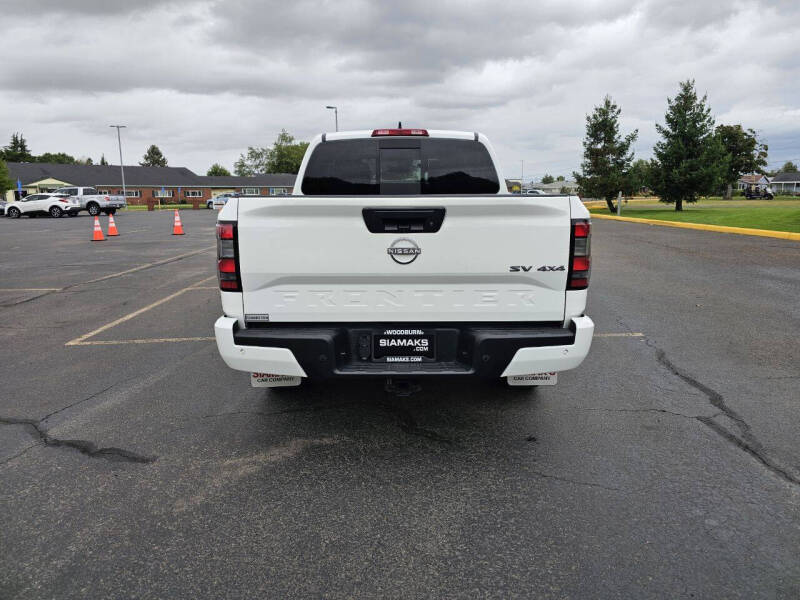 2024 Nissan Frontier SV