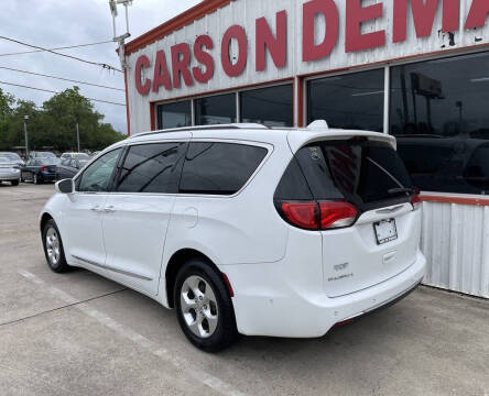 2017 Chrysler Pacifica Touring-L Plus