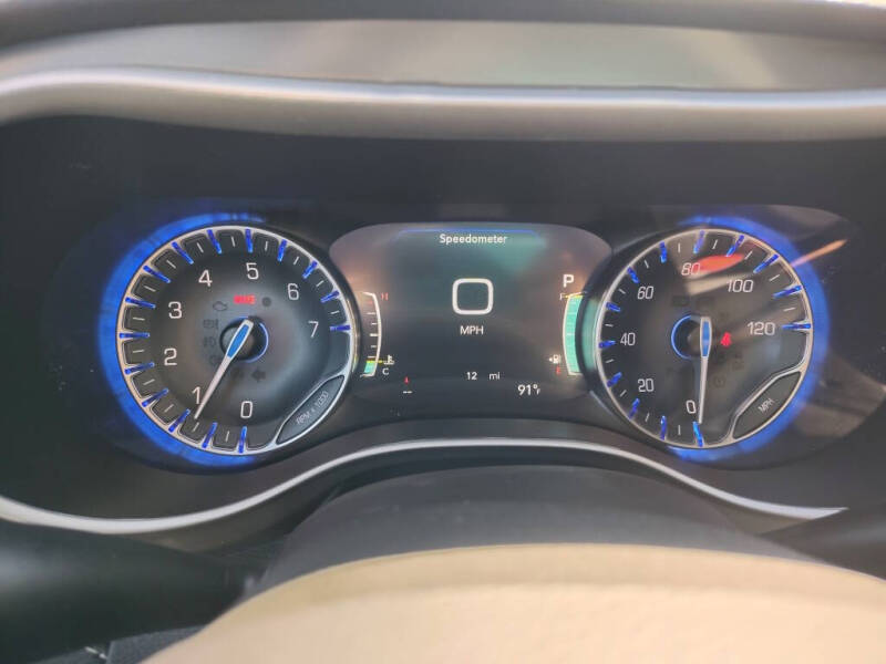 2026 Chrysler Pacifica Select