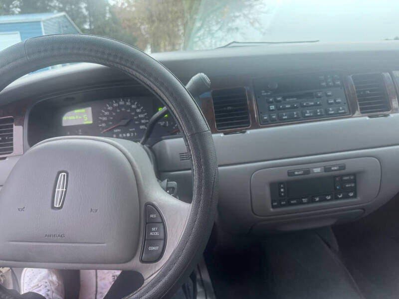 1998 Lincoln Town Car Executive