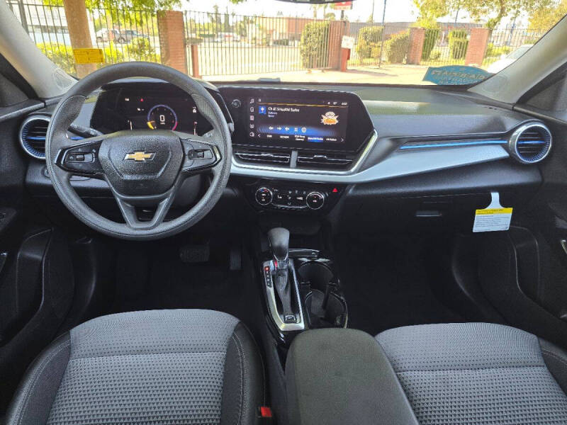2025 Chevrolet Trax LT