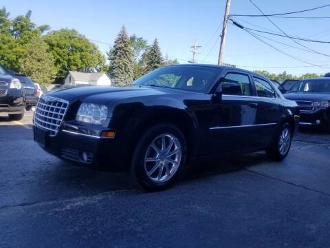 2009 Chrysler 300 for sale at DALE'S AUTO INC in Mount Clemens MI