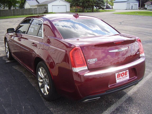 2017 Chrysler 300 Limited
