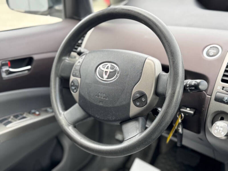 2005 Toyota Prius Base photo 13