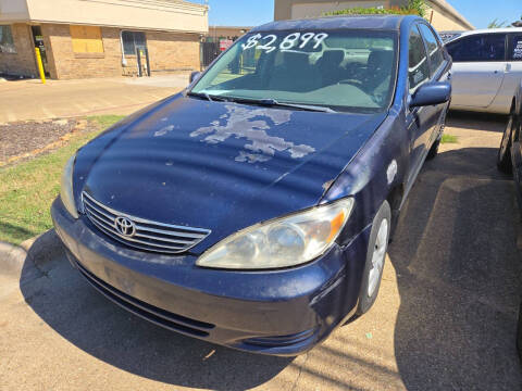 2004 Toyota Camry for sale at UGWONALI MOTORS in Dallas TX