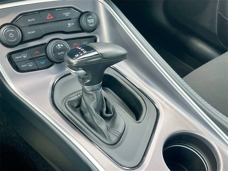 2022 Dodge Challenger SXT