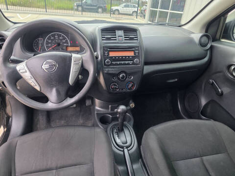 2017 Nissan Versa 1.6 S