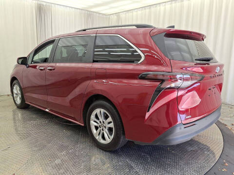 2024 Toyota Sienna XLE 7-Passenger
