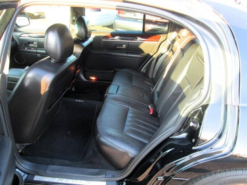 2011 Lincoln Town Car Executive L