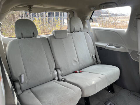 2016 Toyota Sienna L 7-Passenger