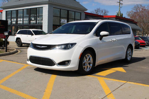 2017 Chrysler Pacifica Touring-L
