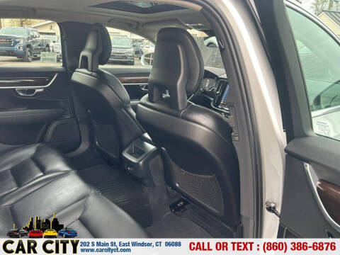 2017 Volvo S90 T6 Momentum