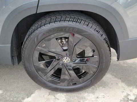 2025 Volkswagen Taos SE