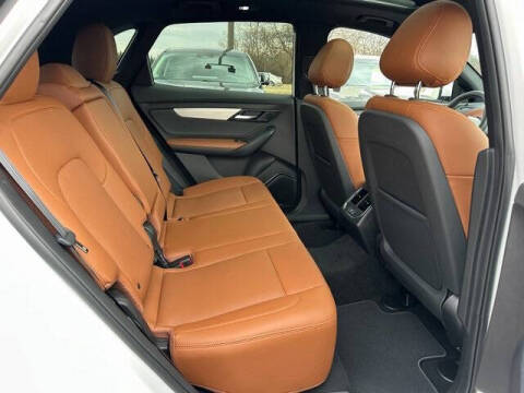 2025 VinFast VF8 Plus