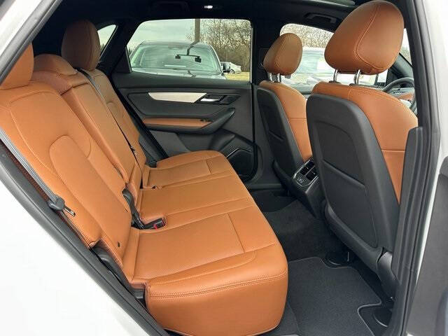 2025 VinFast VF8 Plus