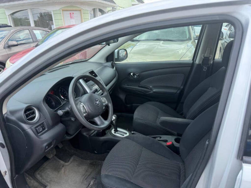 2014 Nissan Versa 1.6 SV