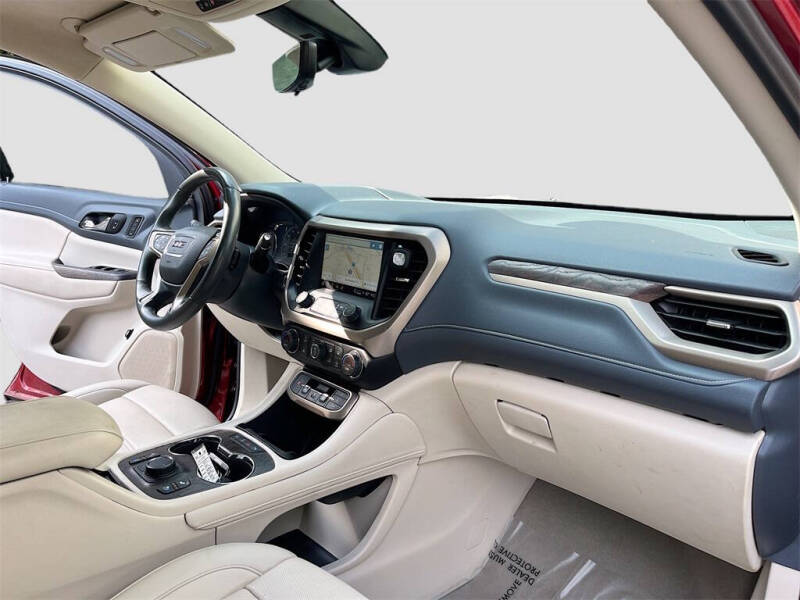 2022 GMC Acadia Denali