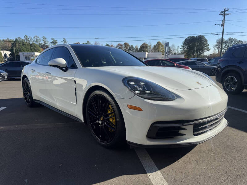 2019 Porsche Panamera Base's photo