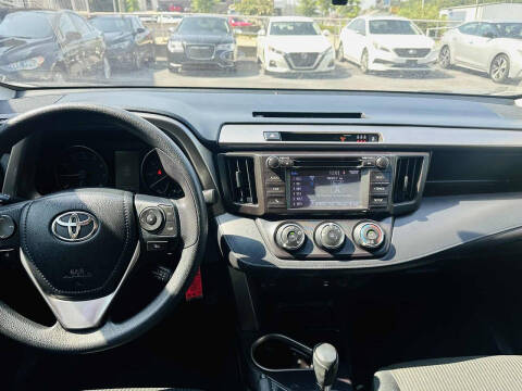 2017 Toyota RAV4 LE