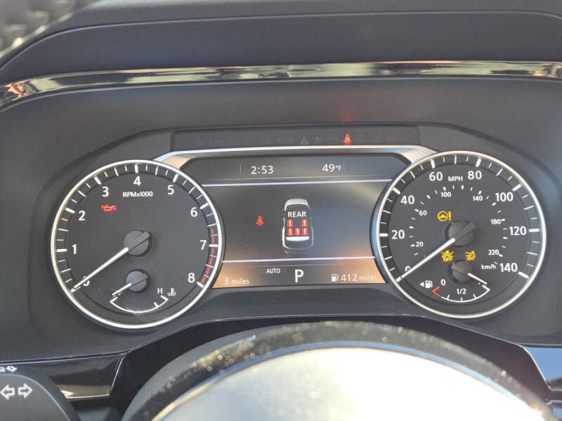 2025 Nissan Pathfinder SL