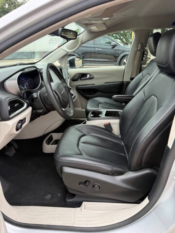 2024 Chrysler Pacifica Touring L