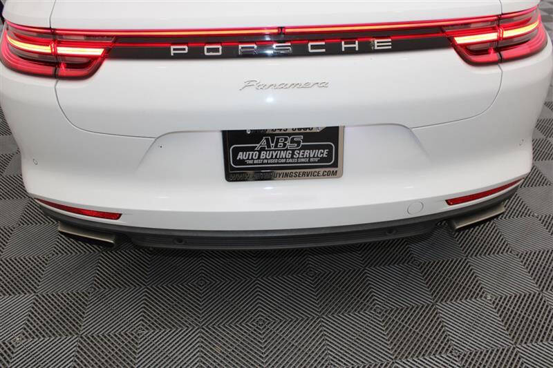 2017 Porsche Panamera