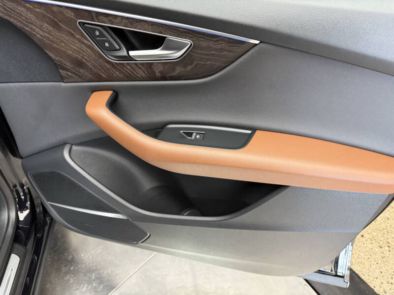 2019 Audi Q8 quattro Premium Plus 55 TFSI