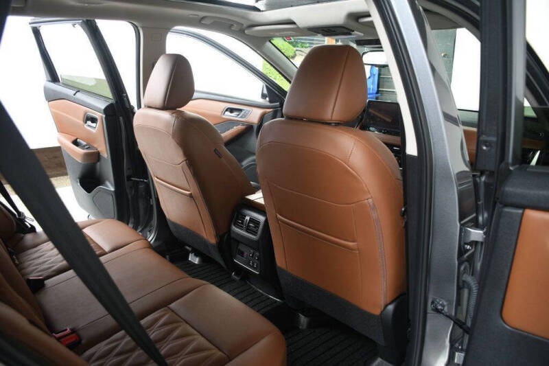 2025 Nissan Rogue Platinum