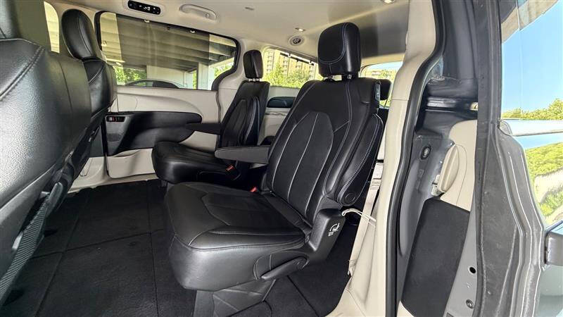 2021 Chrysler Pacifica Touring L