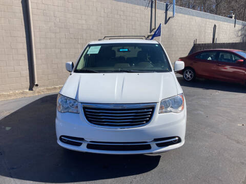 2016 Chrysler Town and Country for sale at Car Guys in Lenoir NC