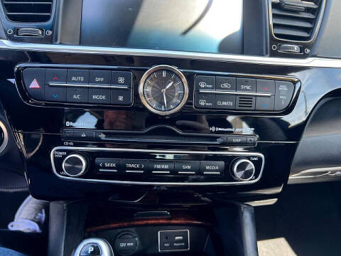 2015 Kia K900 Luxury