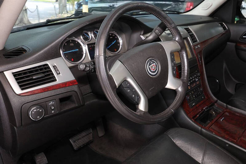 2011 Cadillac Escalade Premium