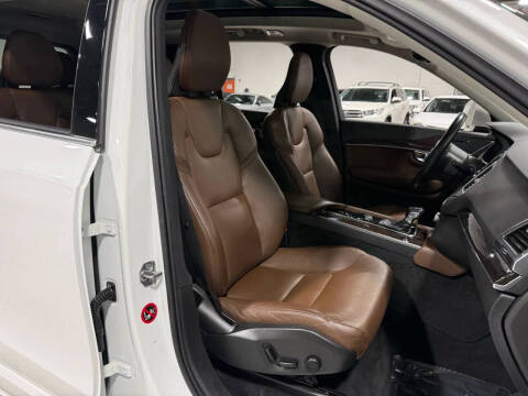 2019 Volvo XC90 T6 Momentum