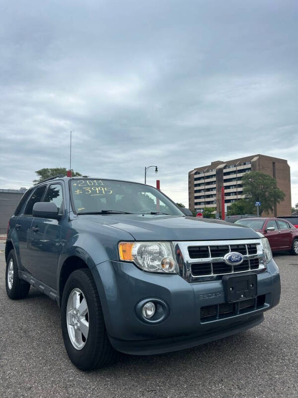 2011 Ford Escape XLT photo 2