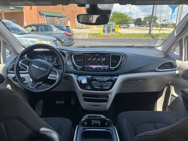 2021 Chrysler Pacifica Touring