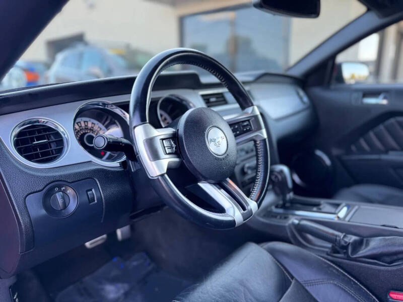 2013 Ford Mustang V6 Premium