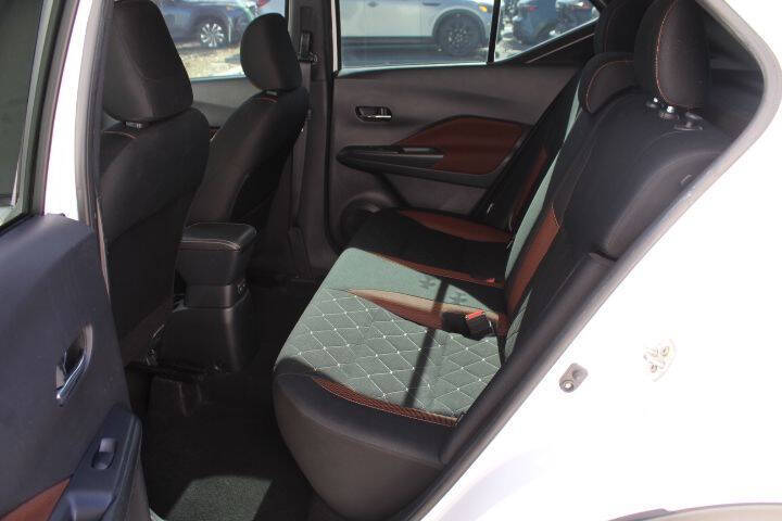 2020 Nissan Kicks SR