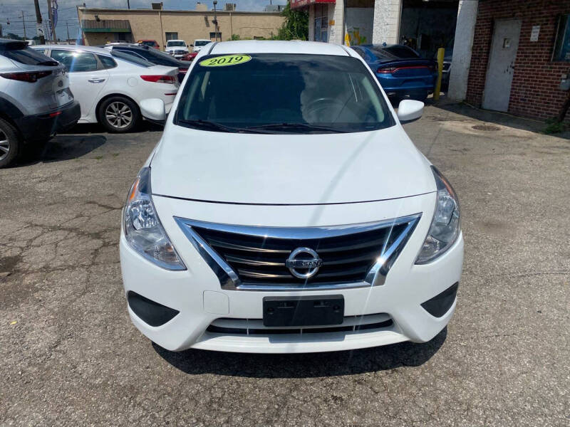 2019 Nissan Versa SV