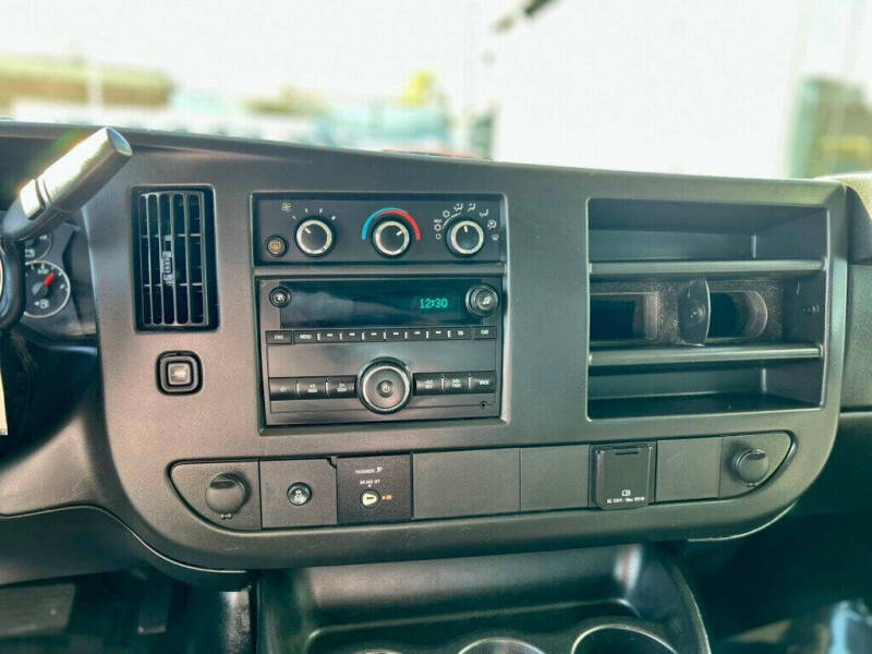 2017 GMC Savana 2500