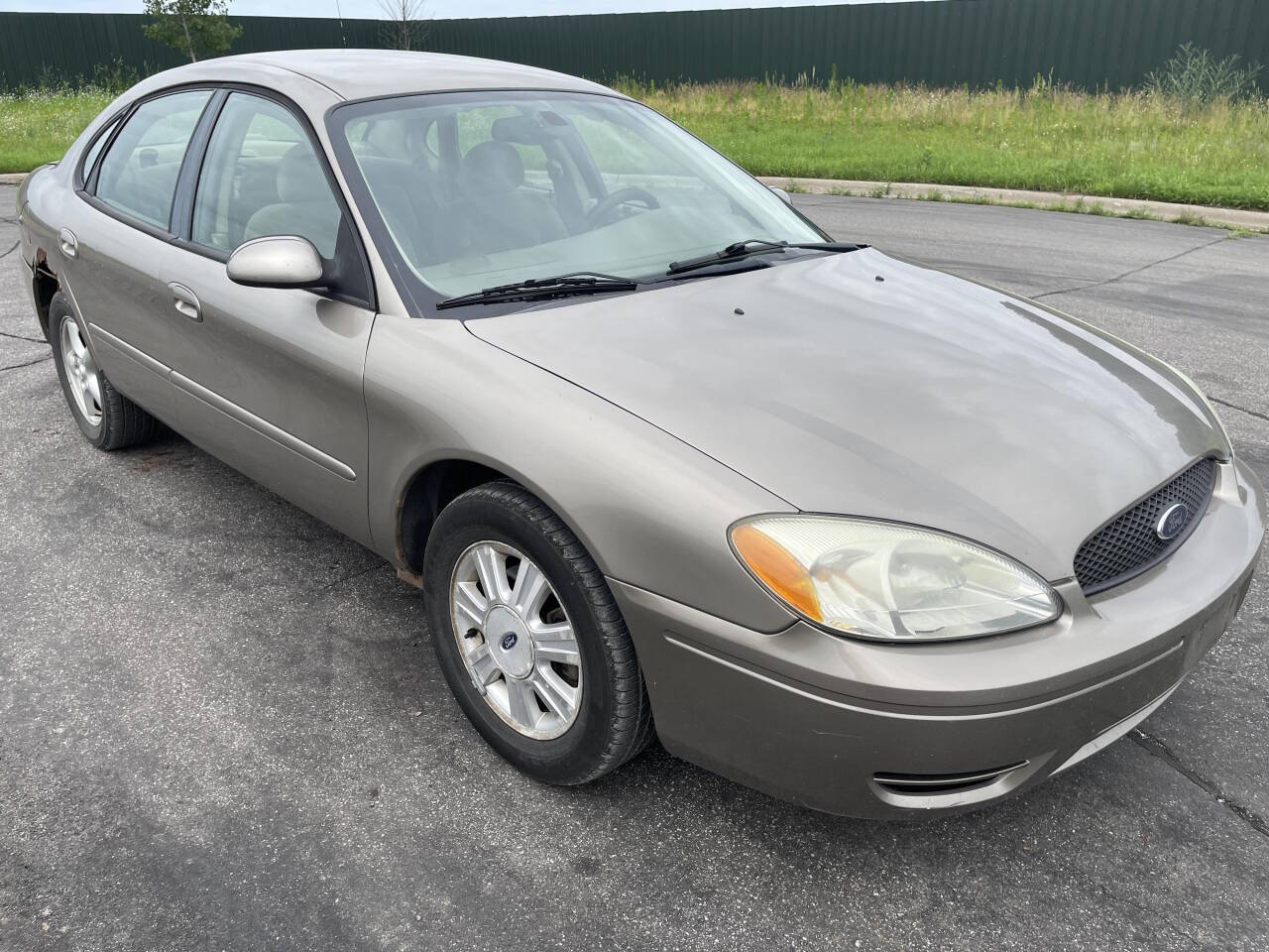 2005 Ford Taurus for sale at Twin Cities Auctions in Elk River, MN