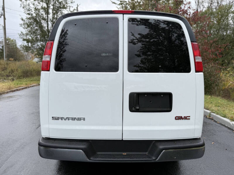 2025 GMC Savana LT 3500