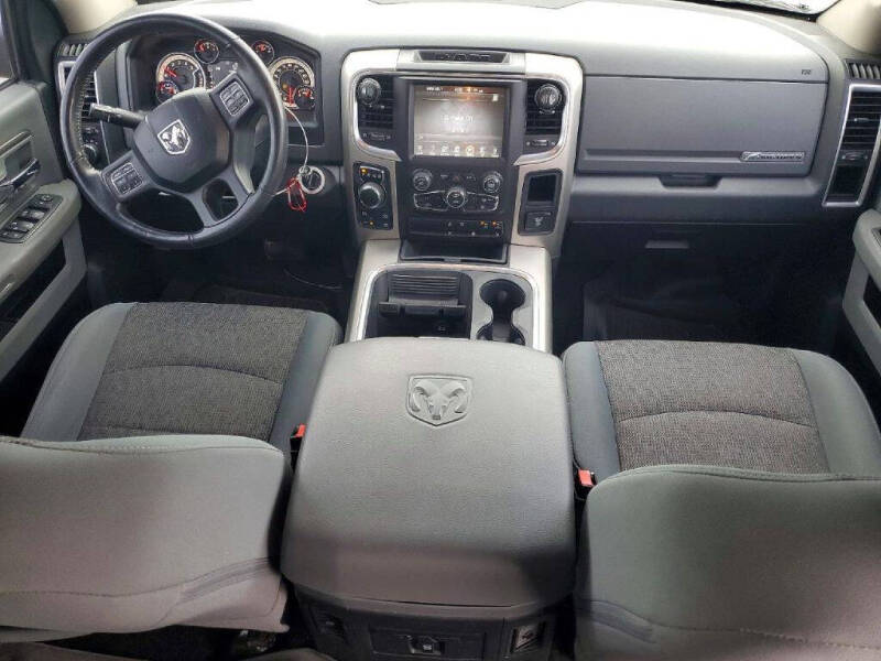 2017 RAM 1500 SLT